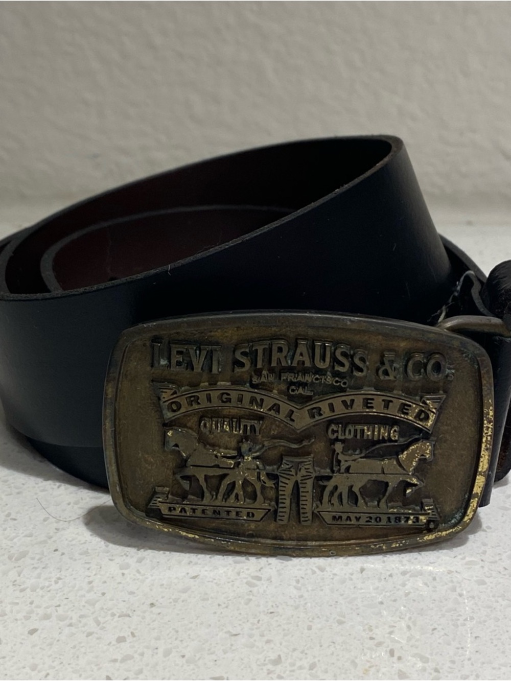 Levi Strauss Co. Leather Belt Made in Italy Black bronze Buckle Two Horse 34
